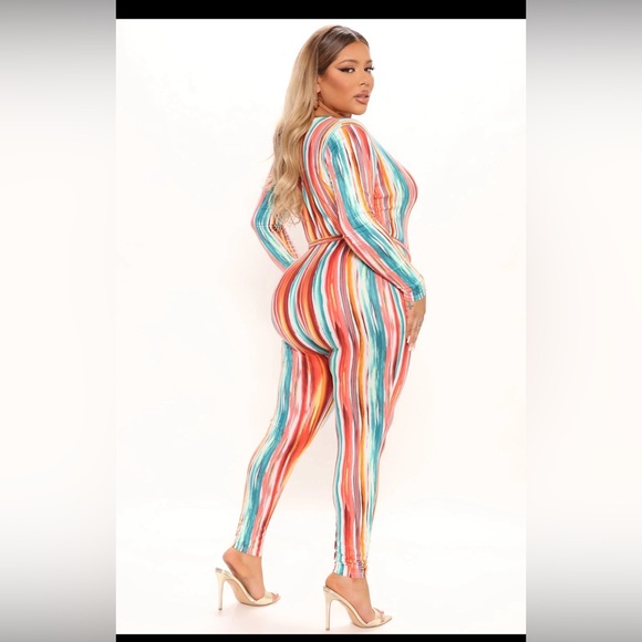 Fashion Nova (Mind of my Own - Jumpsuit) - Picture 3 of 6